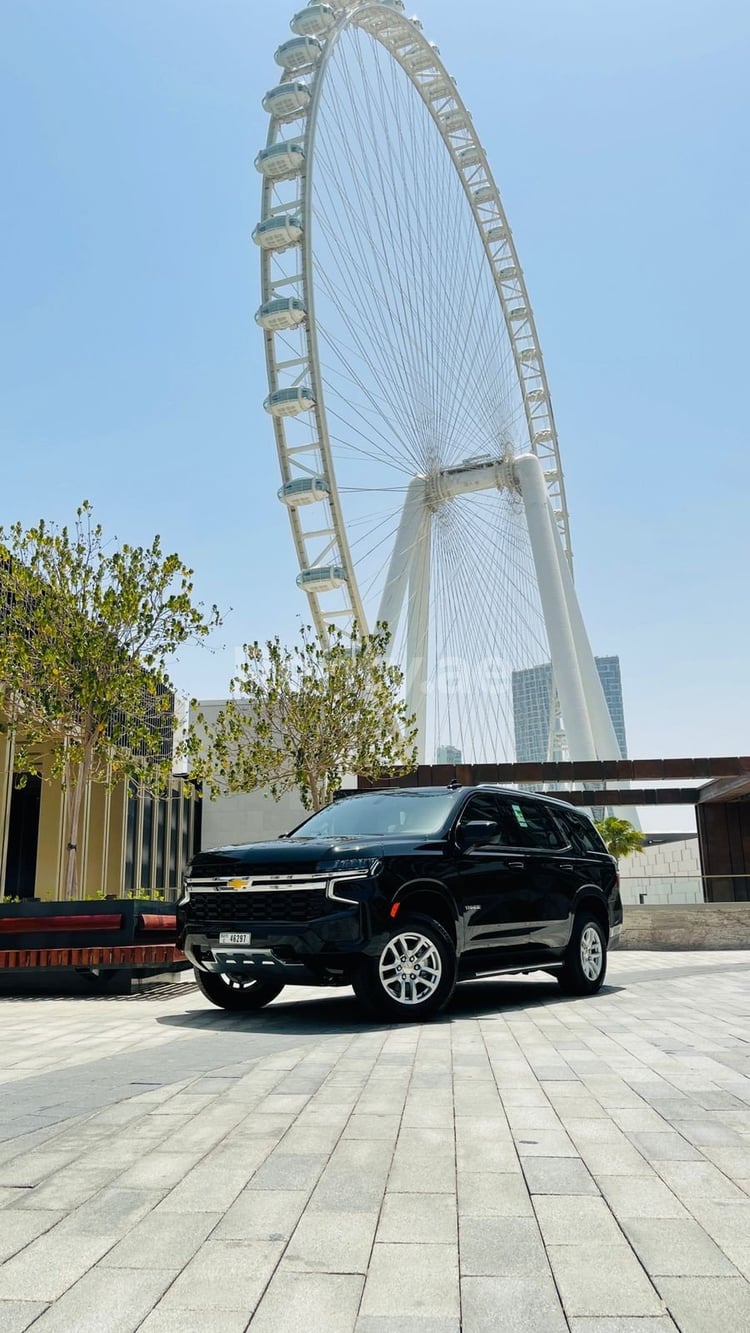 Noir Chevrolet Tahoe en location à Sharjah 0