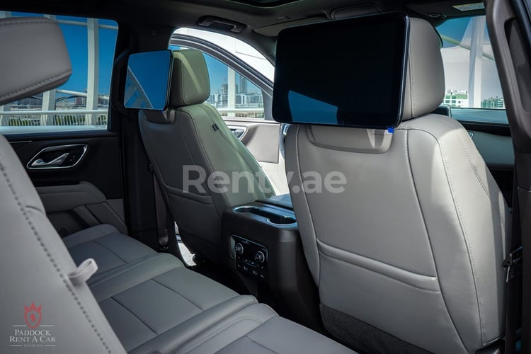 أسود Chevrolet Tahoe للإيجار في أبو ظبي 4