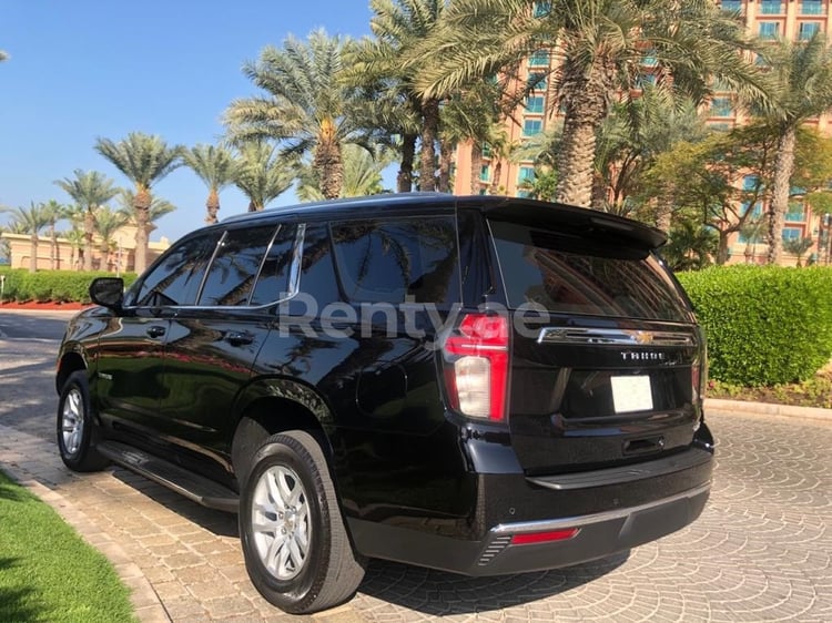 Noir Chevrolet Tahoe en location à Abu-Dhabi 0