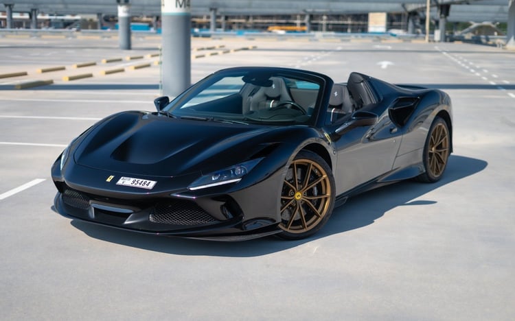 Schwarz Ferrari F8 Tributo Spyder zur Miete in Abu-Dhabi