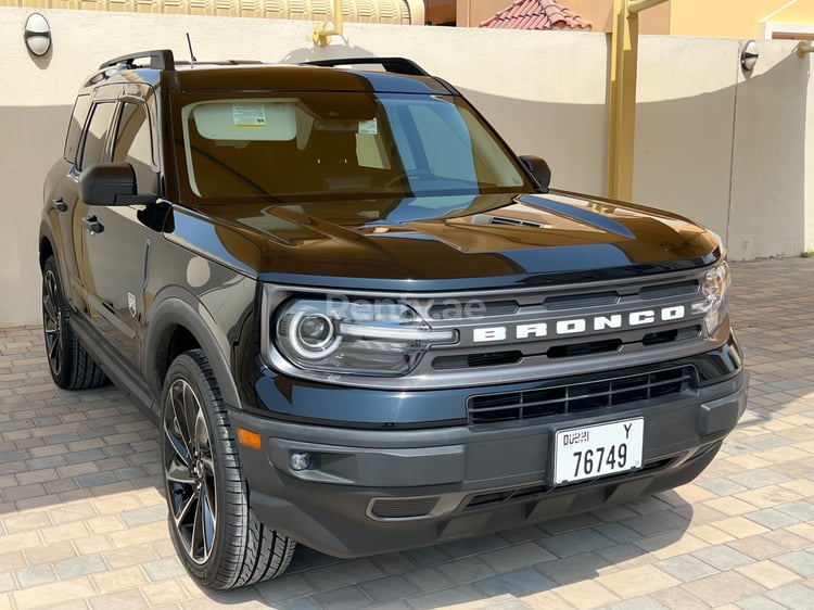 Schwarz Ford Bronco zur Miete in Abu-Dhabi 2