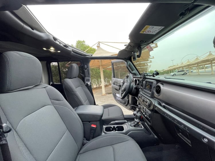 Black Jeep Wrangler for rent in Abu-Dhabi 5