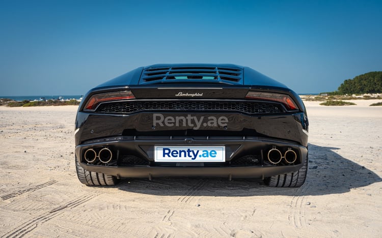 Noir Lamborghini Huracan en location à Dubai 3