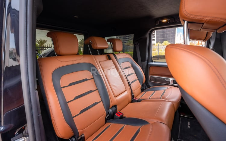 أسود Mercedes G63 AMG للإيجار في أبو ظبي 5