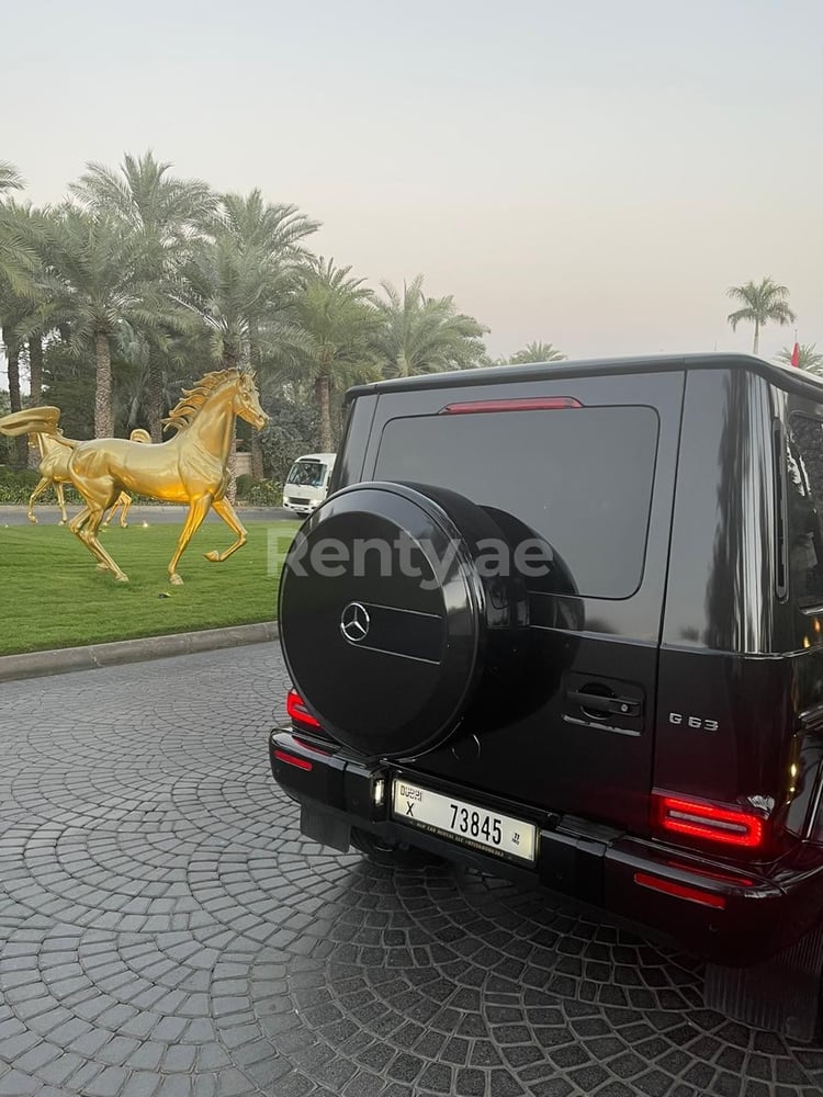 Negro Mercedes G63 AMG Edition 1 en alquiler en Abu-Dhabi 3