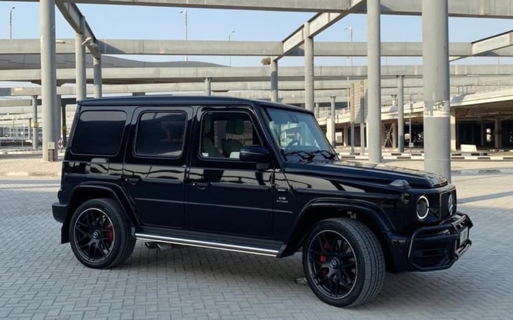 Negro Mercedes G63 AMG en alquiler en Abu-Dhabi