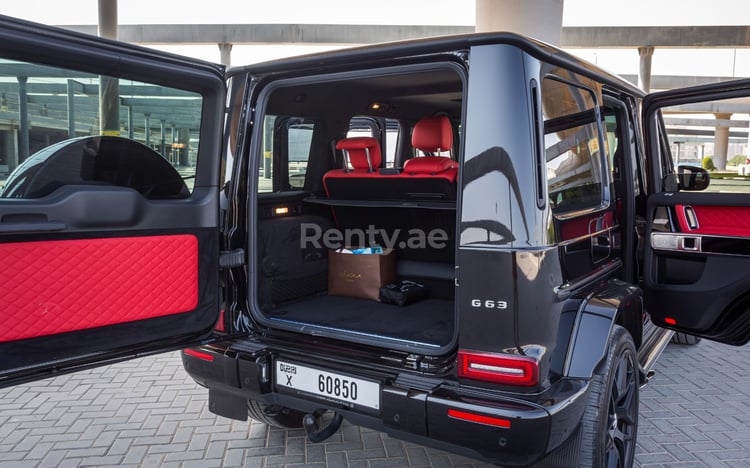 أسود Mercedes G63 AMG للإيجار في دبي 6