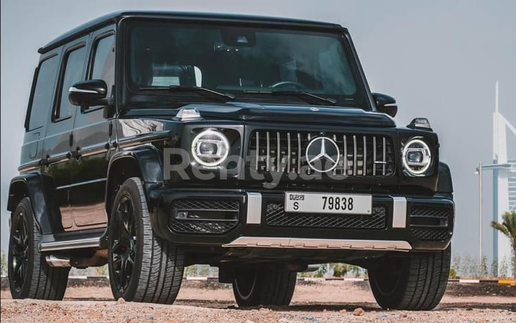 Negro Mercedes G63 class en alquiler en Dubai