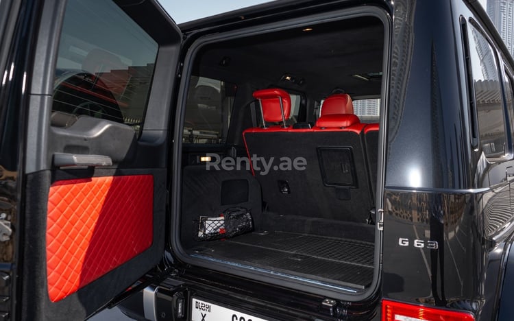 أسود Mercedes G63 AMG للإيجار في دبي 5