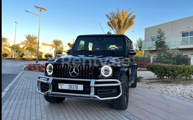 Noir Mercedes G class en location à Dubai