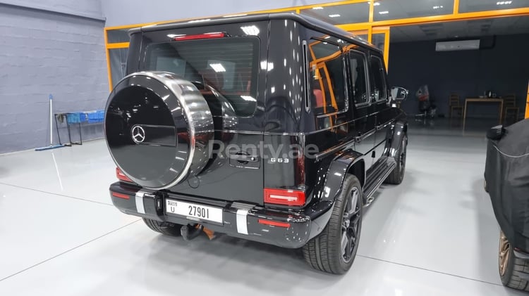 在迪拜租赁黑色 Mercedes G class 3