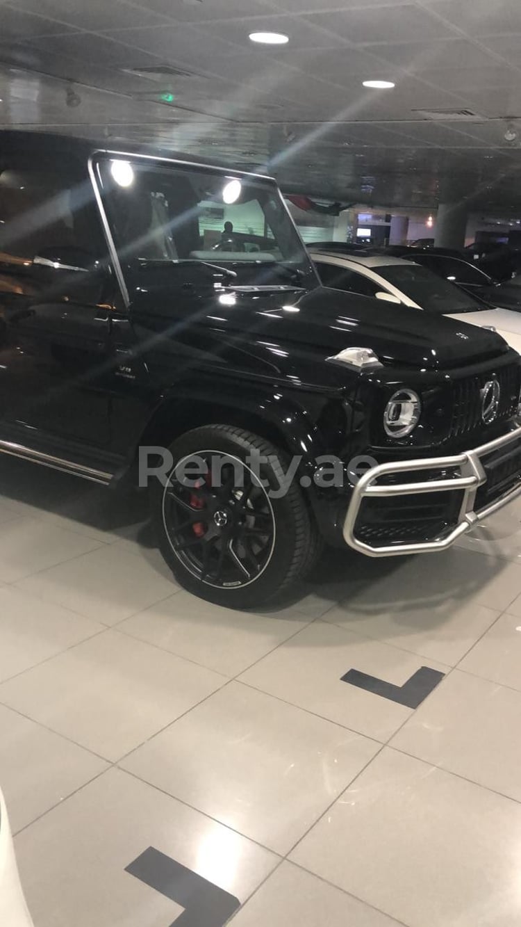 Weiß mercedes G63 zur Miete in Dubai 1