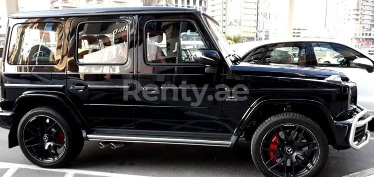 Weiß mercedes G63 zur Miete in Dubai 5