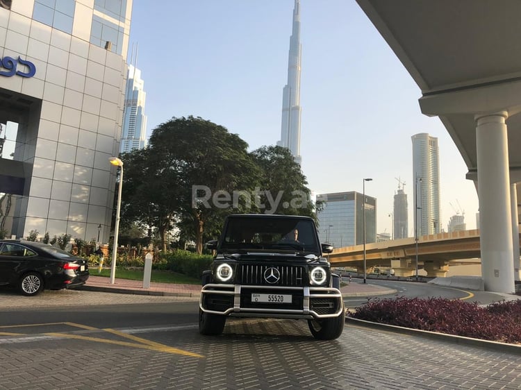 Weiß mercedes G63 zur Miete in Abu-Dhabi 9