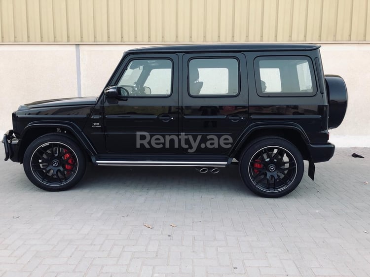 Noir Mercedes G63 AMG en location à Dubai 2