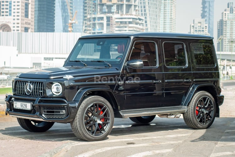 Negro Mercedes G63 en alquiler en Sharjah 0