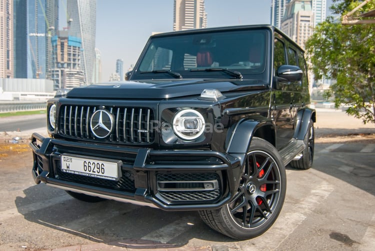 Schwarz Mercedes G63 zur Miete in Abu-Dhabi 1