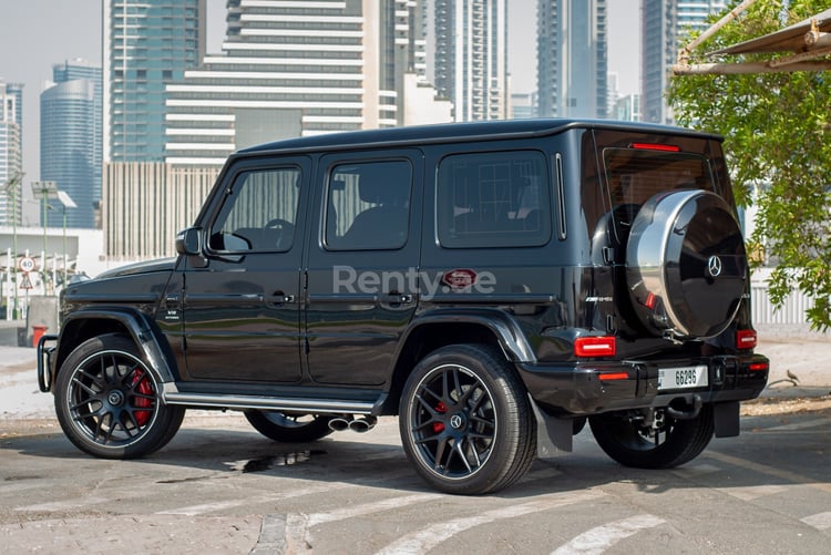 أسود Mercedes G63 للإيجار في دبي 5