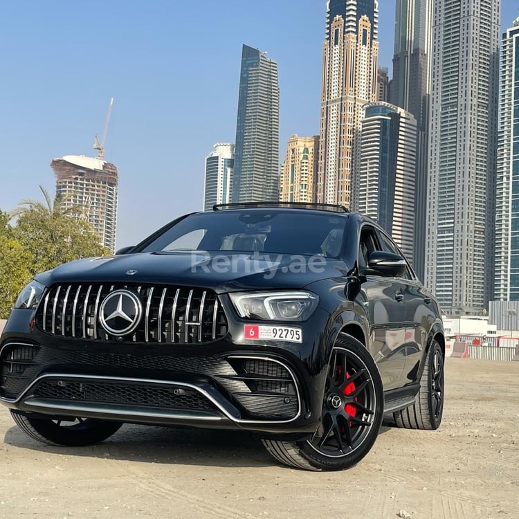 Negro Mercedes GLE 63 S AMG en alquiler en Abu-Dhabi 1