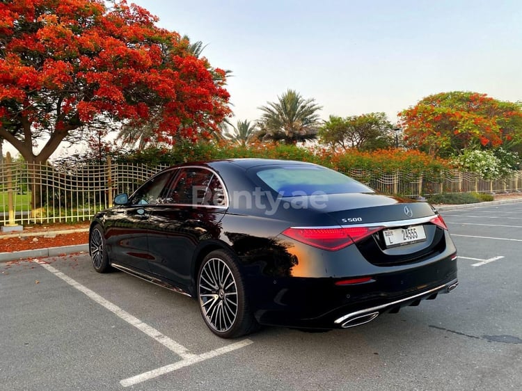 Black Mercedes S500 Class for rent in Abu-Dhabi 4