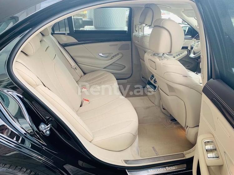 Black Mercedes S Class for rent in Abu-Dhabi 0