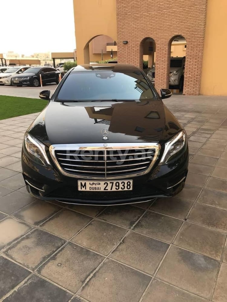 Черный Mercedes S550 в аренду в Дубай 6