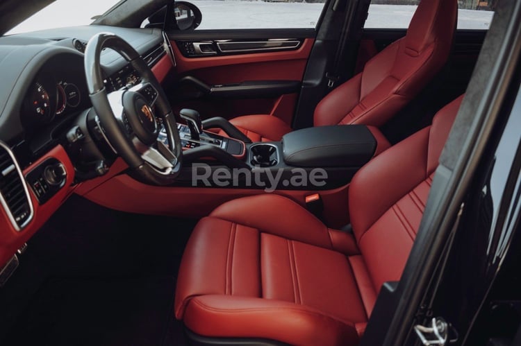 Black Porsche Cayenne for rent in Abu-Dhabi 3