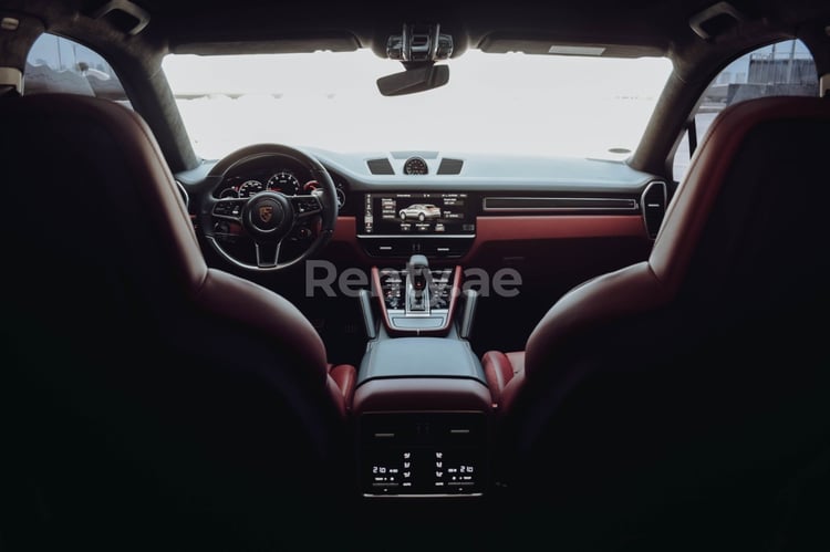 Black Porsche Cayenne for rent in Abu-Dhabi 4