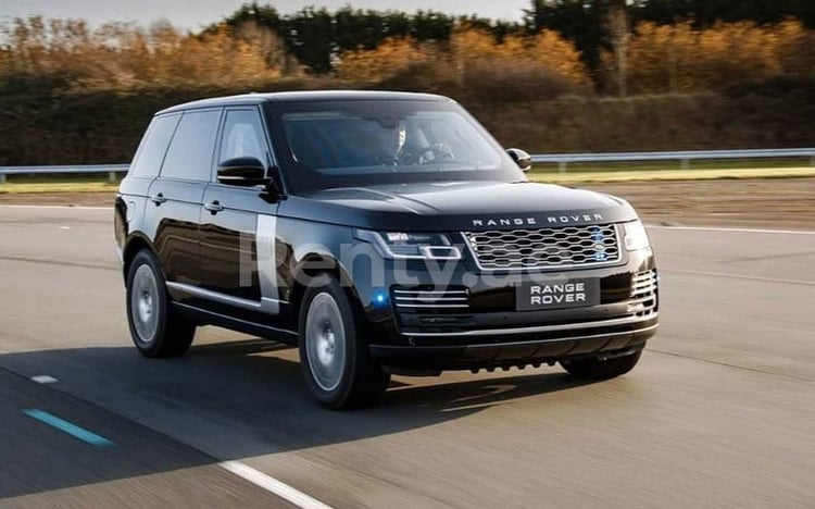 Schwarz Range Rover Vogue zur Miete in Abu-Dhabi