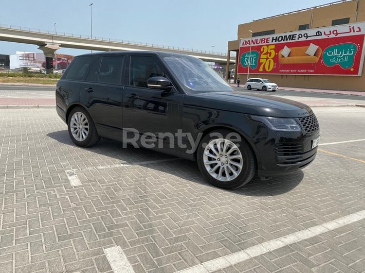 Schwarz Range Rover Vogue HSE zur Miete in Abu-Dhabi 8