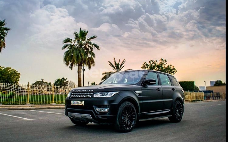 Черный Range Rover Sport Black Edition в аренду в Абу-Даби