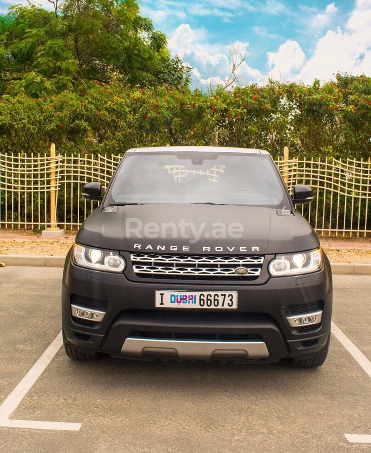 Schwarz Range Rover Sport zur Miete in Dubai 1