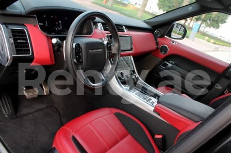 أسود Range Rover Sport للإيجار في الشارقة 4