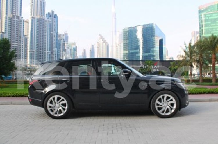 Schwarz Range Rover Sport zur Miete in Dubai 5