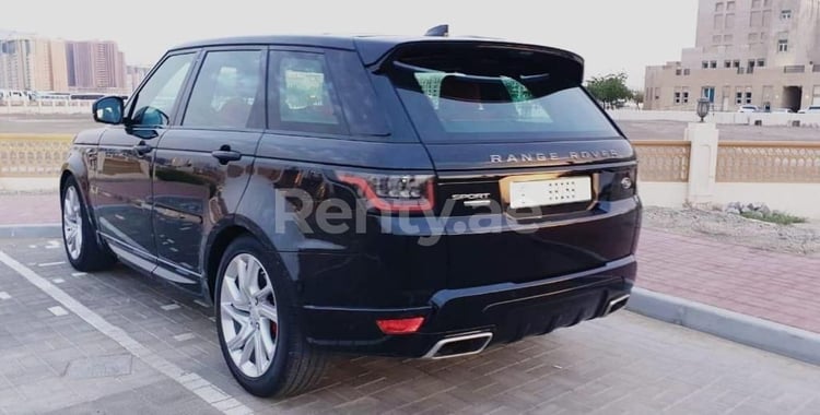 Schwarz Range Rover Sport zur Miete in Dubai 2