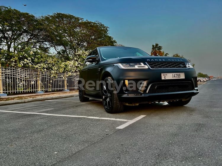 Black Range Rover Sport Dynamic for rent in Abu-Dhabi 3