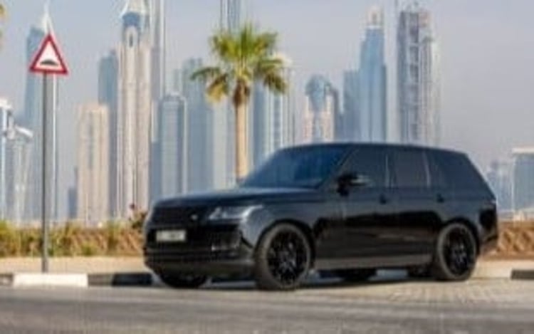 在阿布扎比租赁黑色 Range Rover Vogue