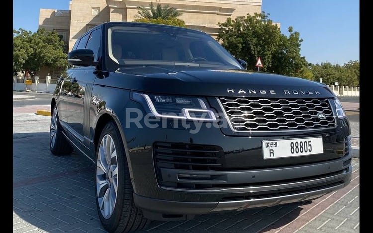 Черный Range Rover Vogue V6 в аренду в Дубай