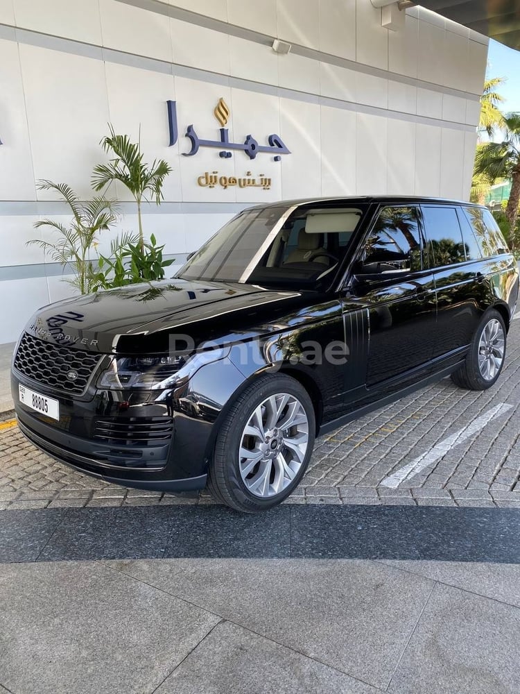 Negro Range Rover Vogue V6 en alquiler en Abu-Dhabi 1