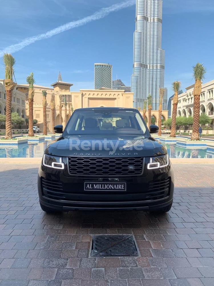 Nero Range Rover Vogue in affitto a Abu-Dhabi 3