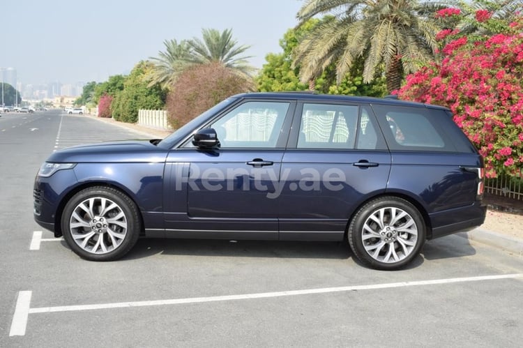 Blue Range Rover Vogue for rent in Abu-Dhabi 2