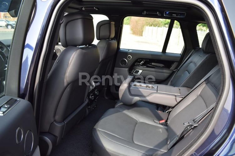 Blue Range Rover Vogue for rent in Abu-Dhabi 4