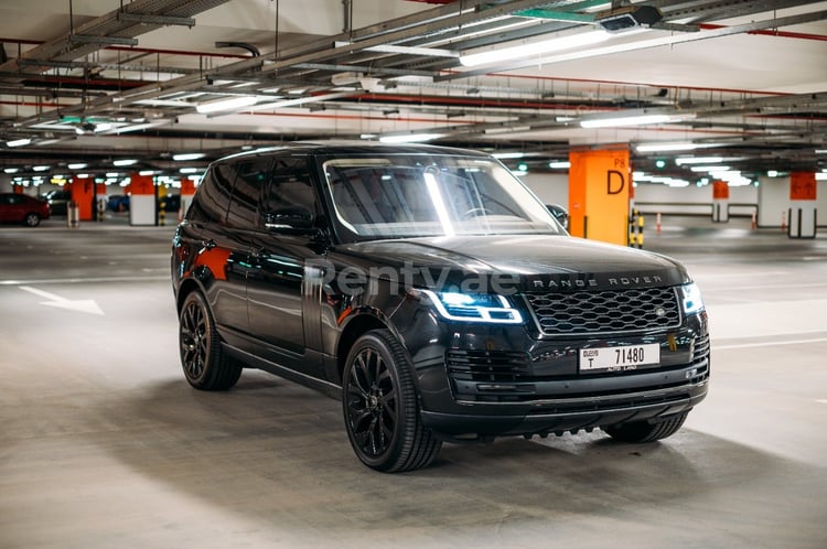 Black Range Rover Vogue for rent in Dubai 2