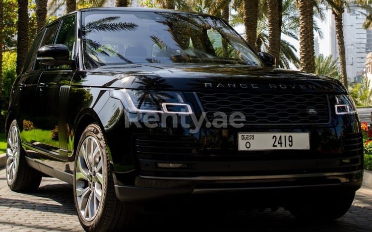 Schwarz Range Rover Vogue zur Miete in Dubai