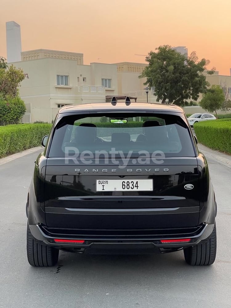 Black Range Rover Vogue for rent in Dubai 2