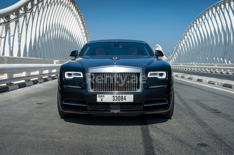 Negro Rolls Royce Wraith Silver roof en alquiler en Abu-Dhabi 0