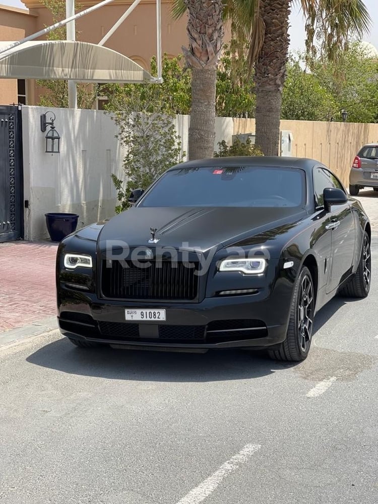 Noir Rolls Royce Wraith Adamas en location à Abu-Dhabi 6