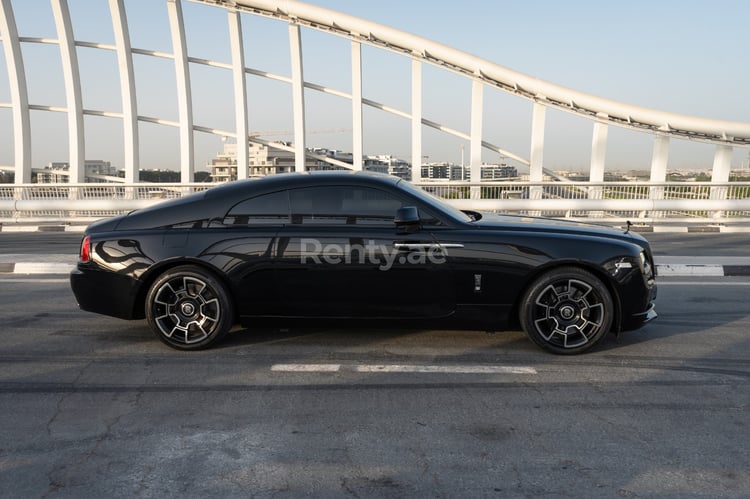 Negro Rolls Royce Wraith Black Badge en alquiler en Abu-Dhabi 4