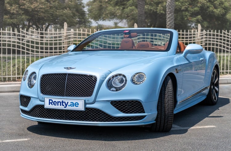 Azul Bentley GT Convertible en alquiler en Dubai 5