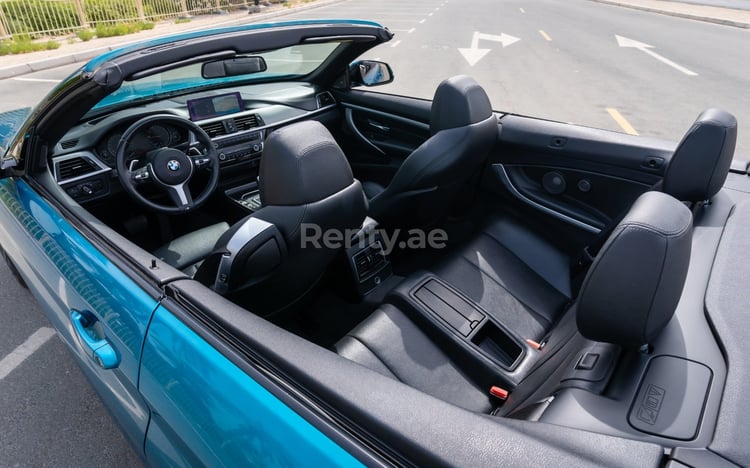 在迪拜租赁蓝色 BMW 430i  cabrio 6